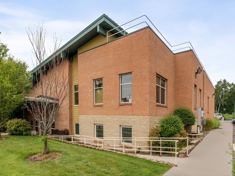 920 State St, Manitowoc, WI à louer - Photo du bâtiment - Image 2 de 7