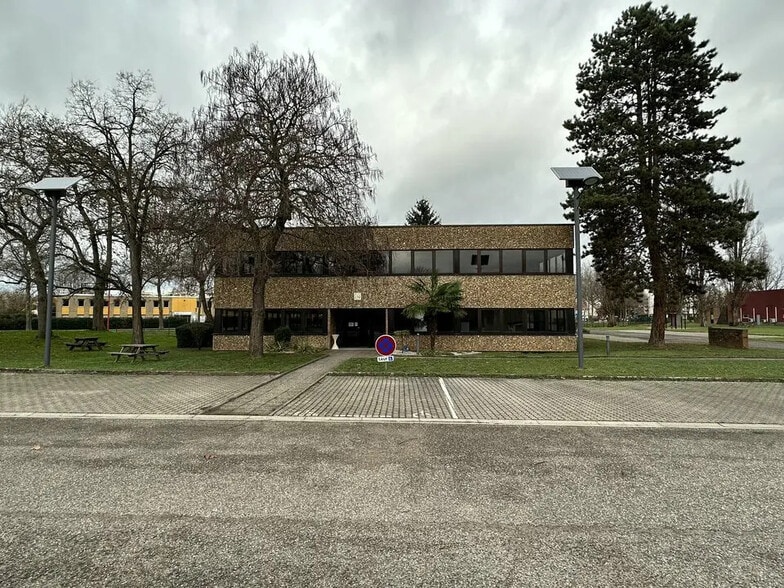 Office in Lingolsheim for lease - Building Photo - Image 1 of 7