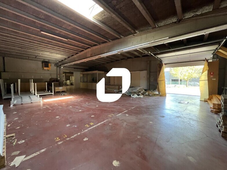 Flex in Halluin for lease - Interior Photo - Image 3 of 11