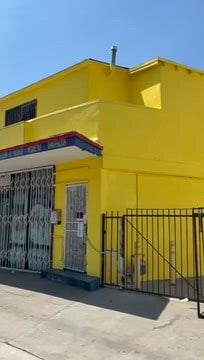 10111 Long Beach Blvd, Lynwood, CA à vendre - Vidéo sur l’inscription commerciale - Image 2 de 6