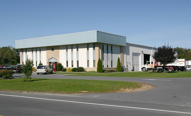 Plus de détails pour 1511 Commerce Ave, Carlisle, PA - Industriel à louer