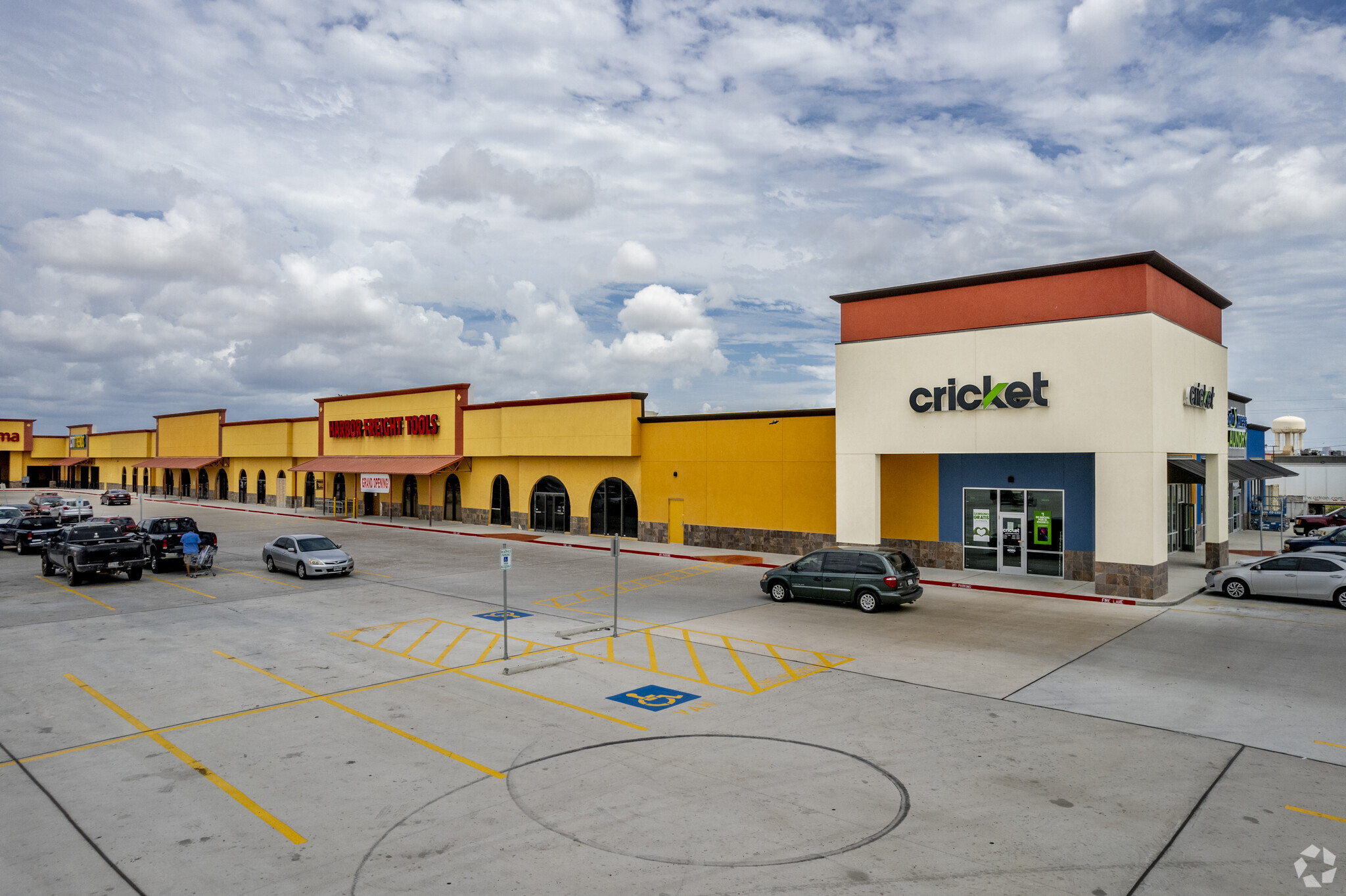 4951-4989 Ayers St, Corpus Christi, TX for lease Building Photo- Image 1 of 8