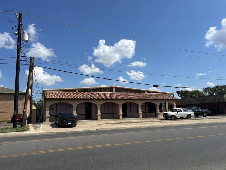 1510 Calle del Norte, Laredo, TX for lease Building Photo- Image 1 of 13