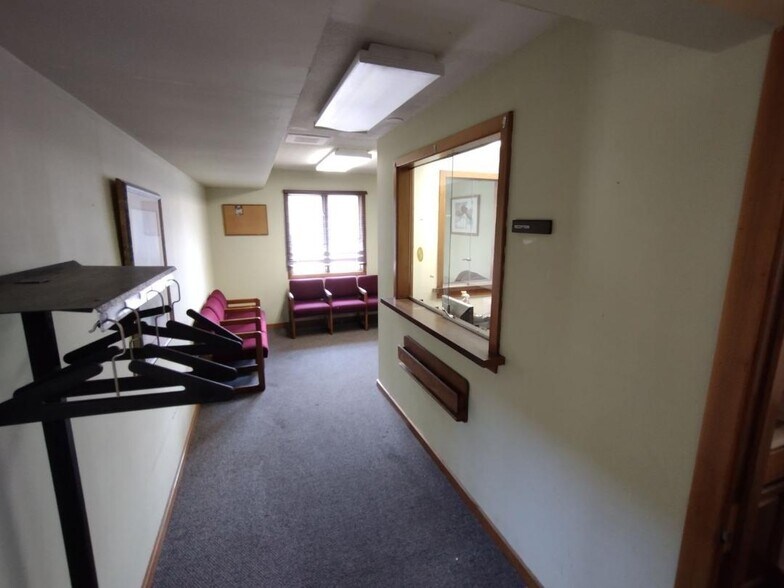 474 Summit St, Elgin, IL for lease - Interior Photo - Image 3 of 24