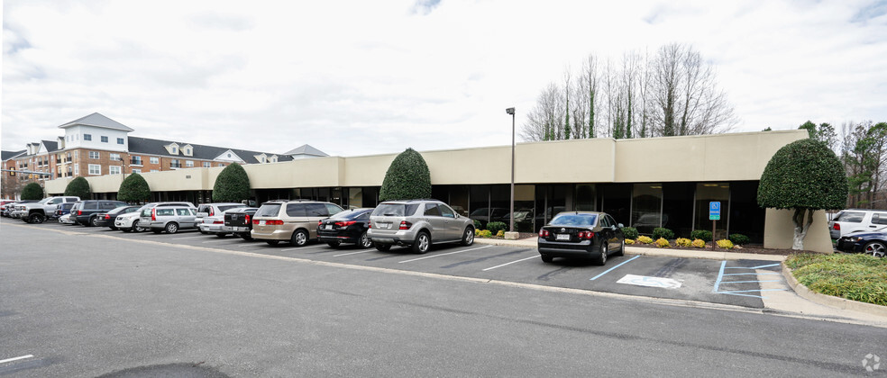 11830 Canon Blvd, Newport News, VA for lease - Building Photo - Image 2 of 6