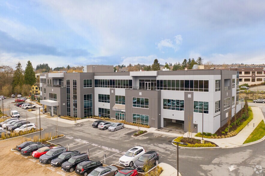 15288 54A Ave, Surrey, BC à louer - Photo du bâtiment - Image 3 de 10