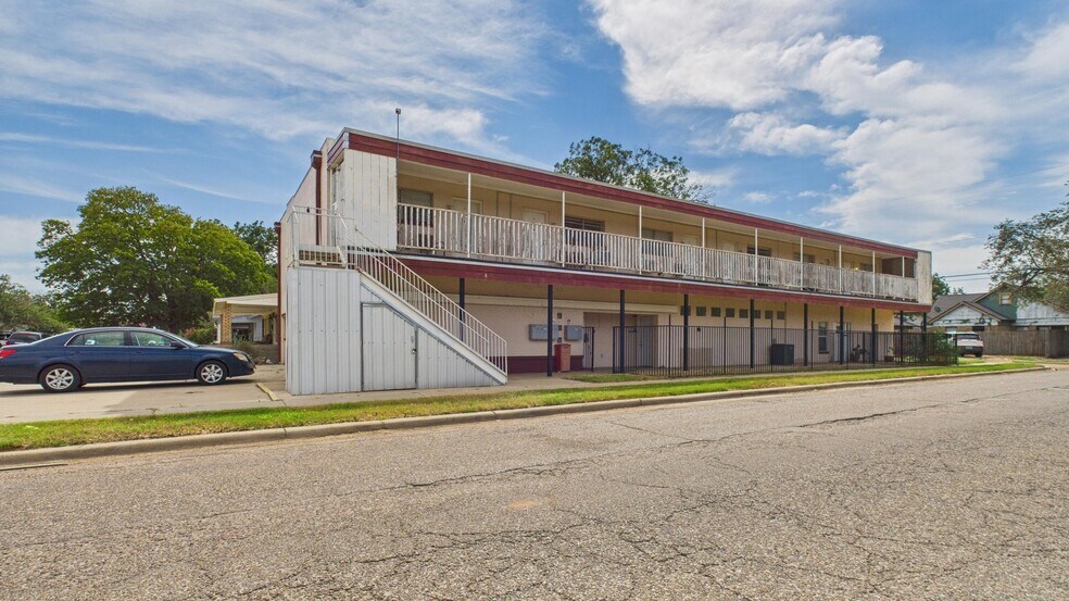 2123 15th St, Lubbock, TX à vendre - Photo du bâtiment - Image 2 de 67