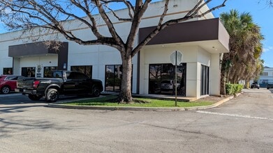 6941 SW 196th Ave, Pembroke Pines, FL for lease Building Photo- Image 1 of 10