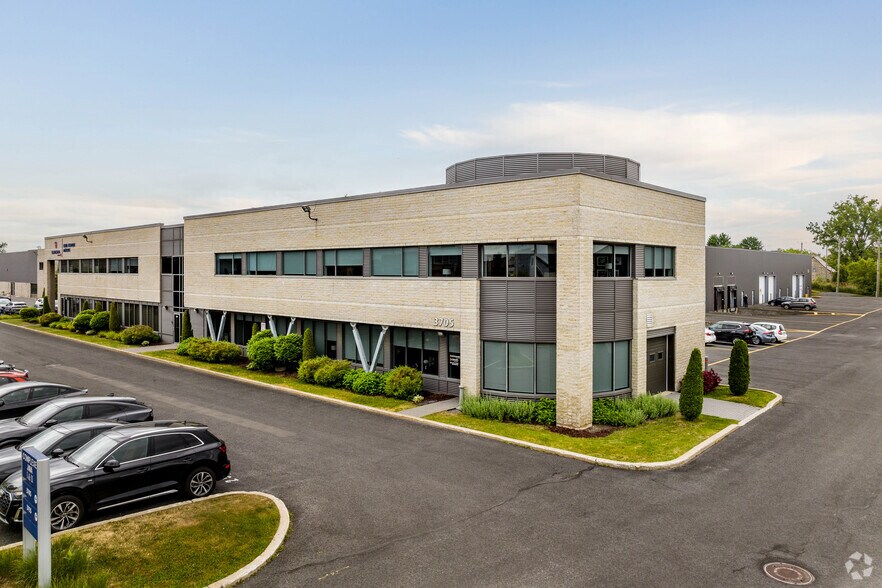 3705 Pl de Java, Brossard, QC à vendre - Photo principale - Image 1 de 1