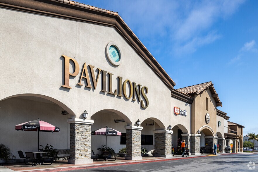 901-1101 Pacific Coast Hwy, Seal Beach, CA for lease - Building Photo - Image 1 of 14