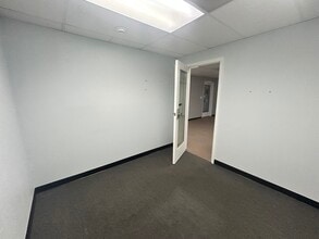 1211 N 1st Ave, Saint Petersburg, FL for lease Interior Photo- Image 1 of 2
