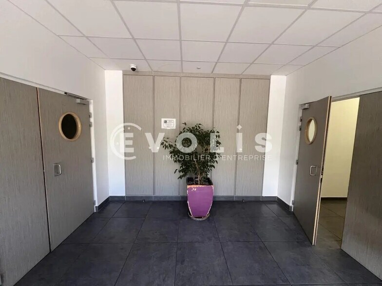 Office in Villiers-sur-Marne for lease - Lobby - Image 3 of 10