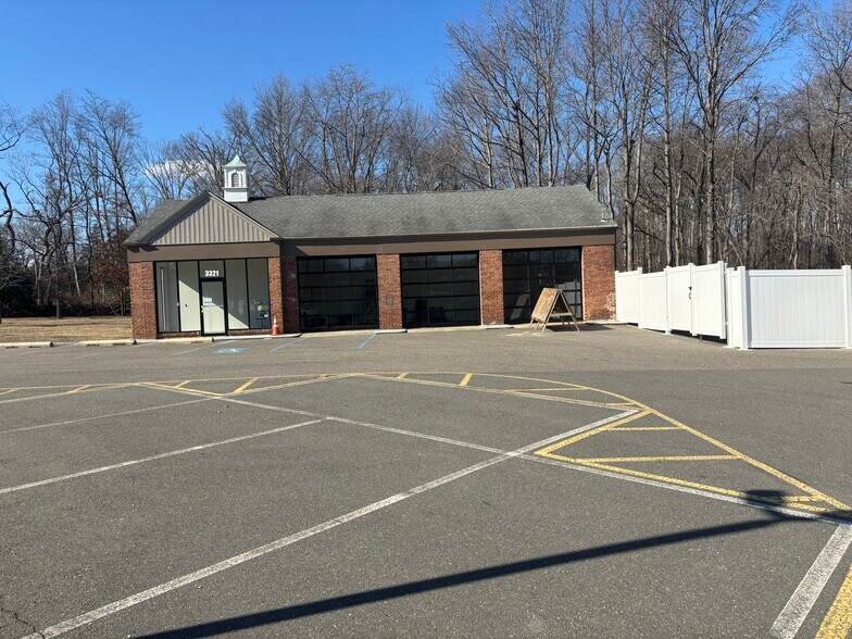 3321 State Route 33, Neptune, NJ à louer - Photo du bâtiment - Image 1 de 15