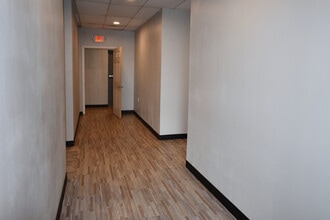 11302-11332 Huffmeister Rd, Houston, TX for lease Interior Photo- Image 2 of 5