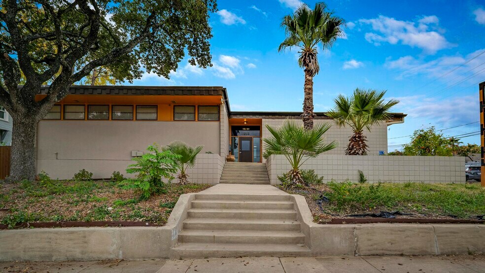 2515 McCullough Ave, San Antonio, TX à vendre - Photo du bâtiment - Image 3 de 13