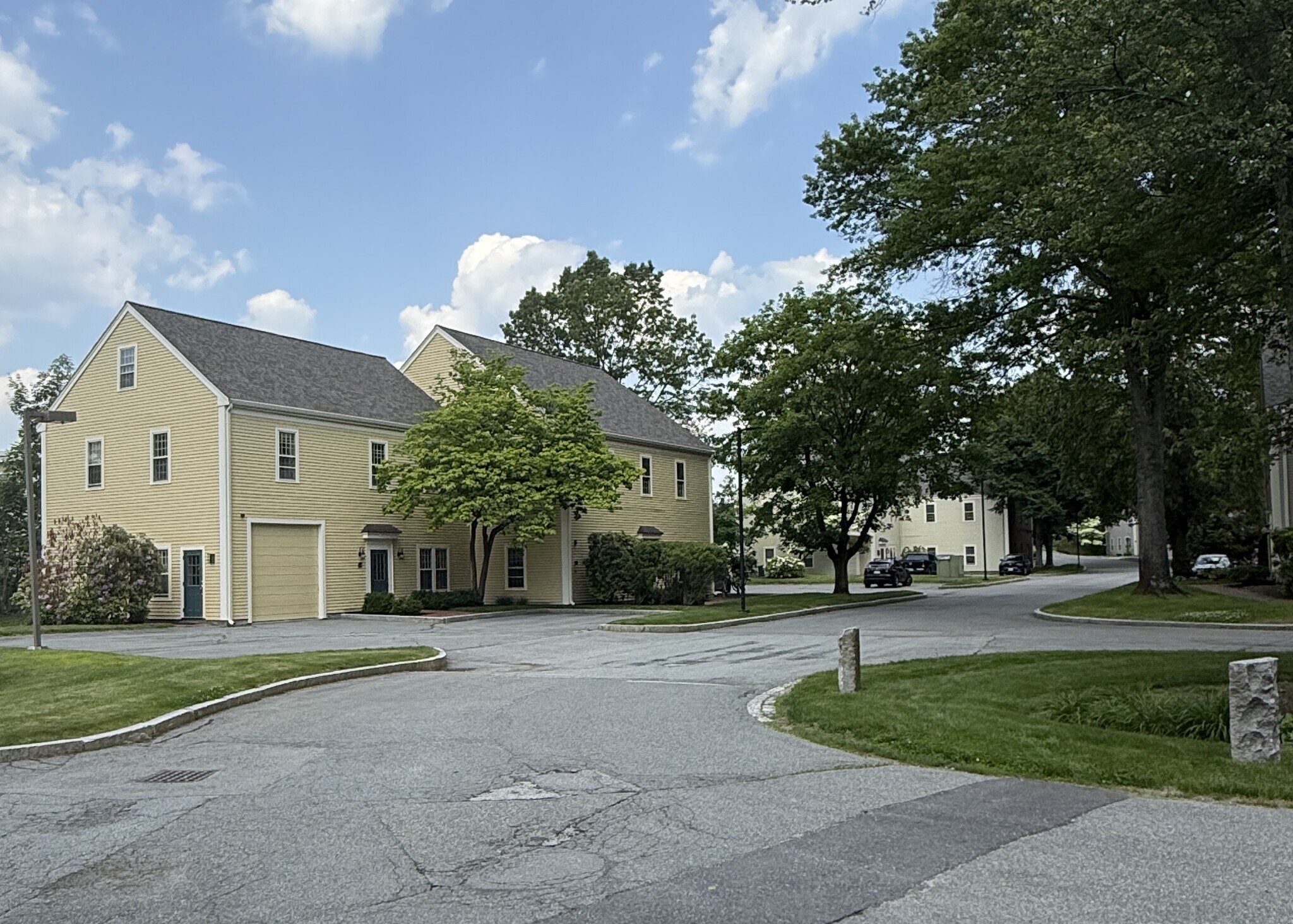 54 Junction Square Dr, Concord, MA à vendre Photo du bâtiment- Image 1 de 13