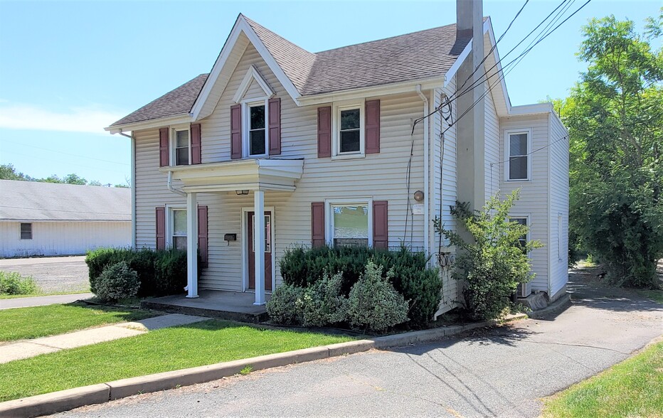 25 W Main St, Clinton, NJ for sale - Primary Photo - Image 1 of 1