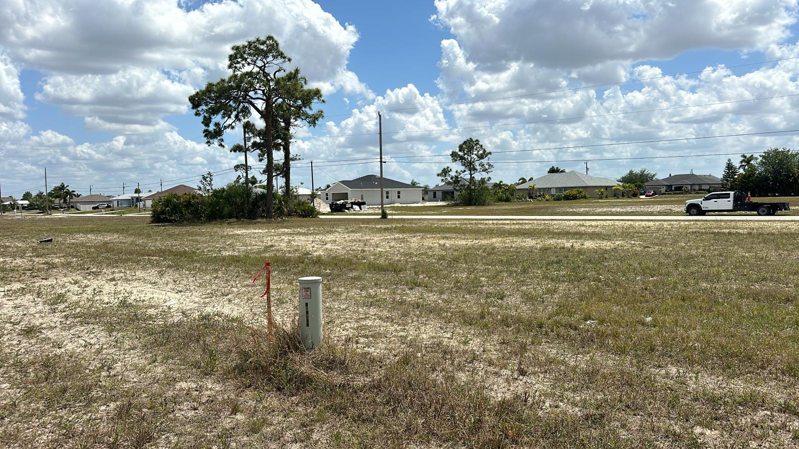 537 NW 15th Terrace Ter, Cape Coral, FL à vendre Photo du bâtiment- Image 1 de 7