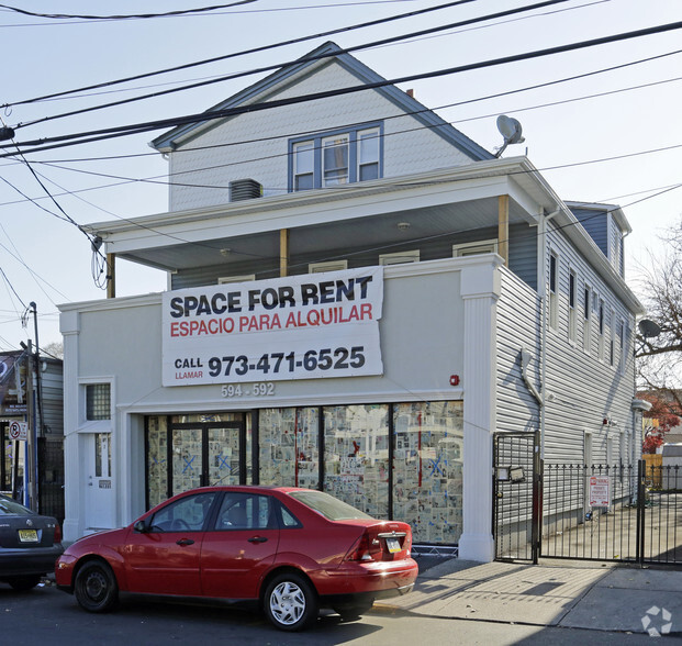 592-594 21st Ave, Paterson, NJ for sale - Primary Photo - Image 1 of 1