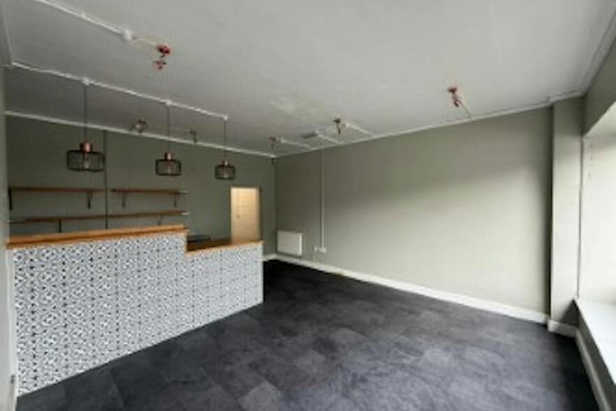 119-123 Freshfields, Newmarket for lease - Interior Photo - Image 2 of 5