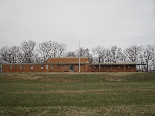 150 Universal Dr, Centerville, TN à vendre - Photo du bâtiment - Image 2 de 8