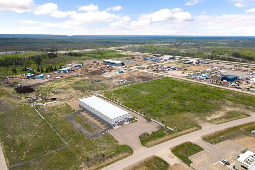 340 Robertson Rd, Fort McMurray, AB for lease - Building Photo - Image 3 of 17