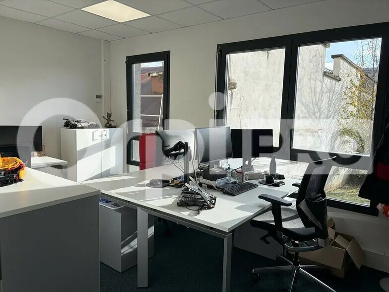 Bureau dans Lyon à vendre - Photo du bâtiment - Image 2 de 10