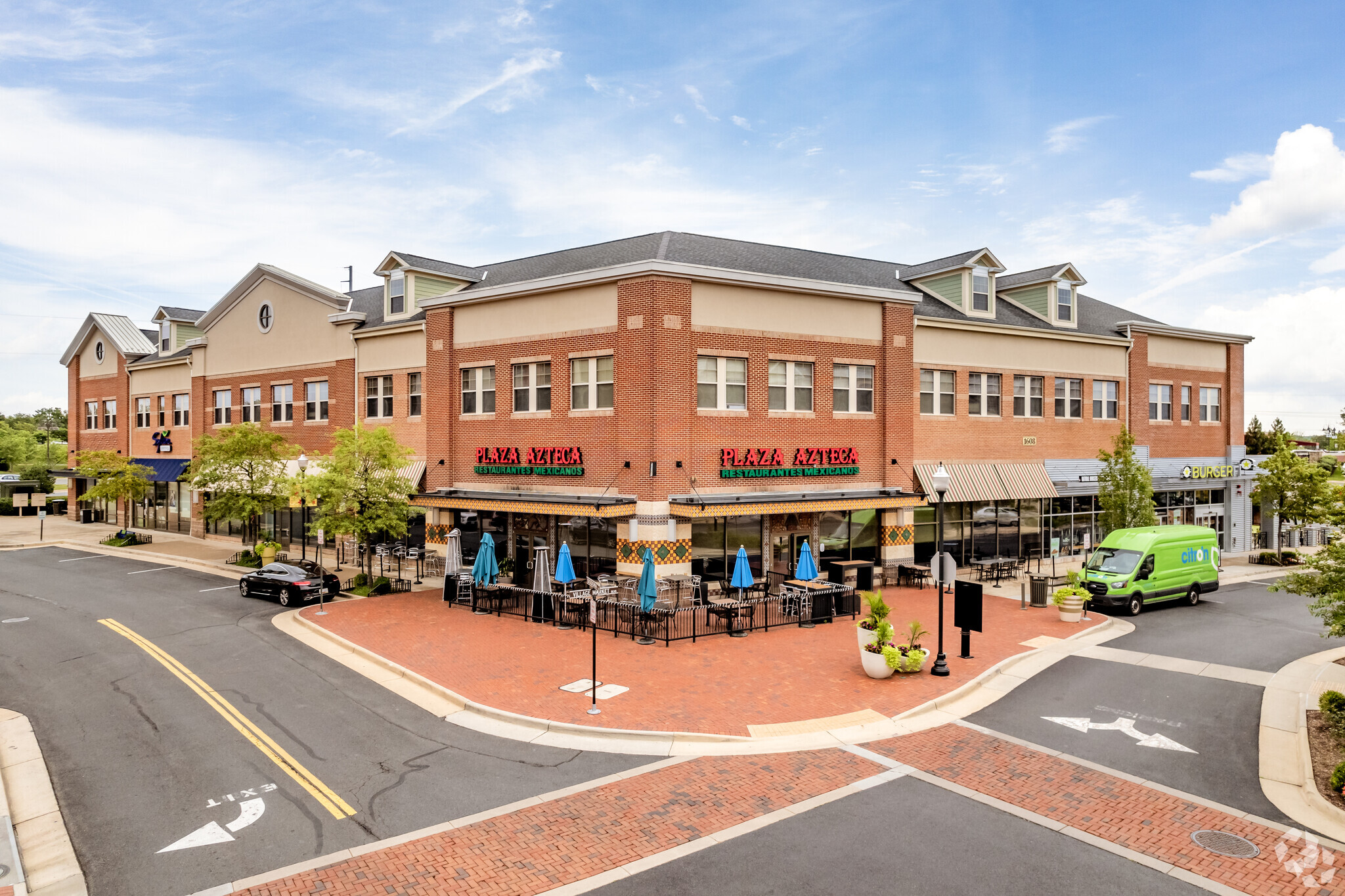 1608 Village Market Blvd SE, Leesburg, VA for lease Primary Photo- Image 1 of 11