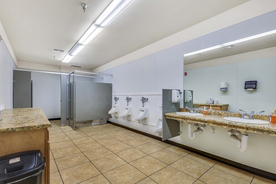 201 N 4th St, Kingman, AZ à vendre - Photo intérieure - Image 3 de 38