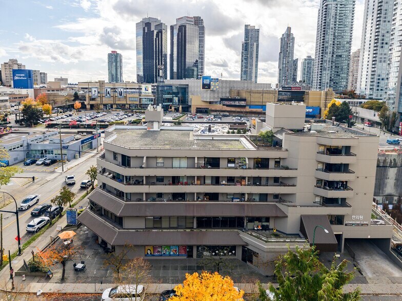 6125 Sussex Ave, Burnaby, BC à louer - Photo du bâtiment - Image 2 de 5