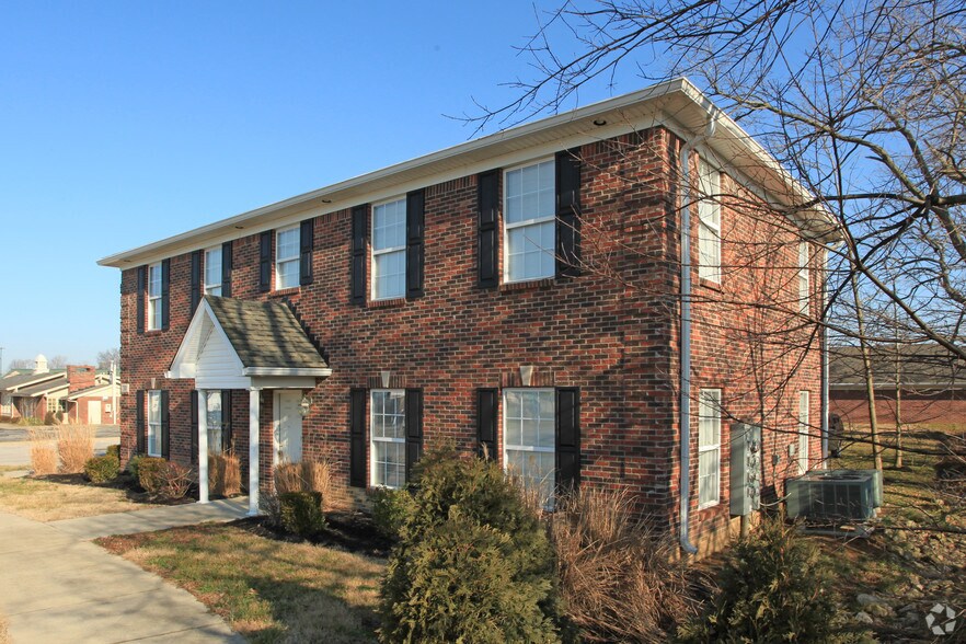 7301 Fegenbush Ln, Louisville, KY for lease - Primary Photo - Image 1 of 31
