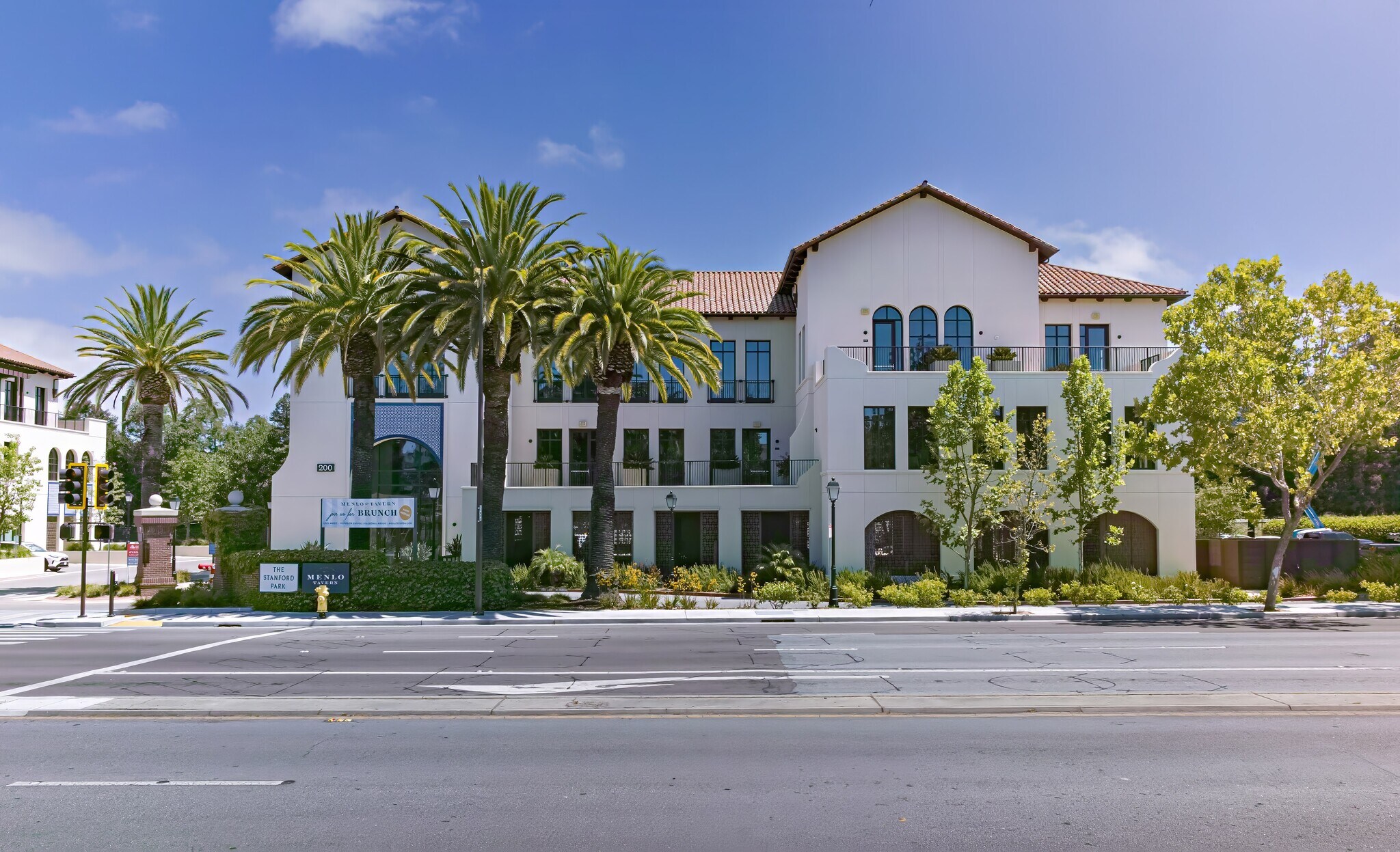 200 El Camino Real, Menlo Park, CA à louer Photo du bâtiment- Image 1 de 7