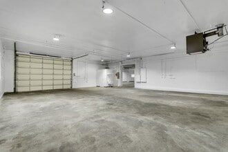 13940 - 13980 Tualatin Valley hwy, Beaverton, OR for lease Interior Photo- Image 1 of 31