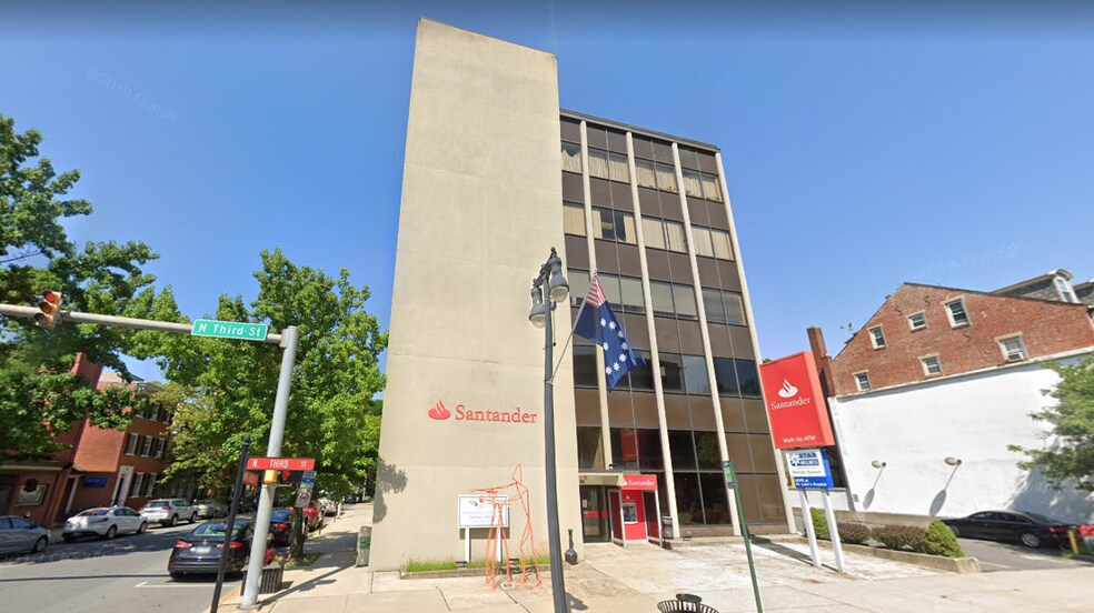 100 N 3rd St, Easton, PA à louer - Photo du bâtiment - Image 2 de 2