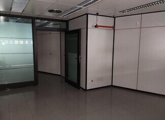 Plus de détails pour Multi-résidentiel à vendre