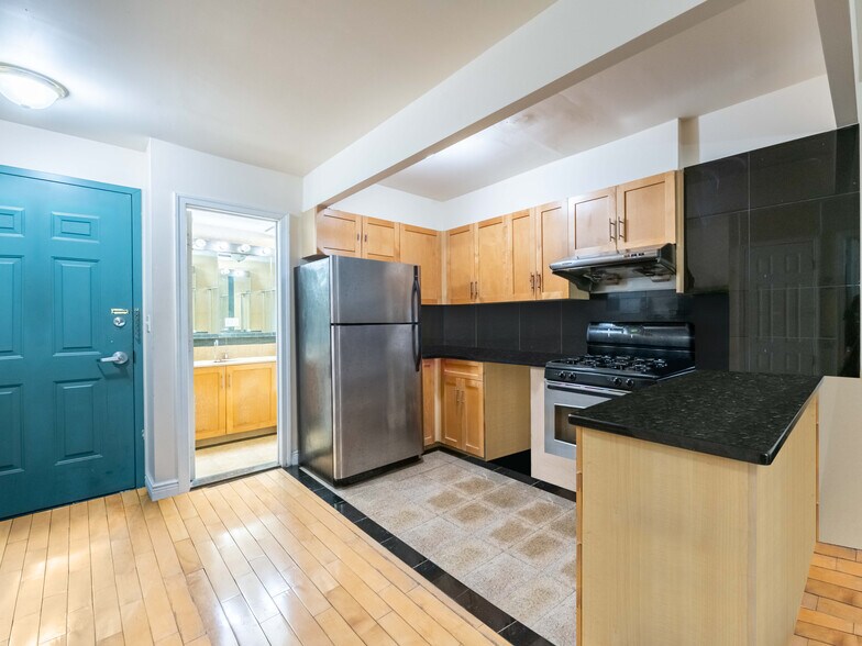 15011 Northern Blvd, Flushing, NY à vendre - Photo intérieure - Image 2 de 24