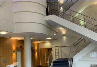 4 Brighton Rd, Crawley à louer Photo intérieure- Image 2 de 3