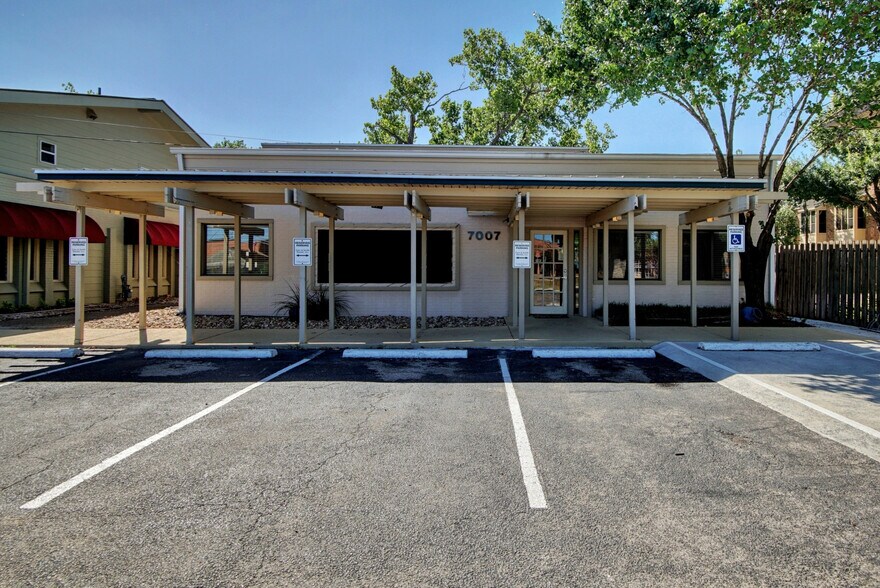 7007 Hart Ln, Austin, TX à vendre - Photo du bâtiment - Image 3 de 5