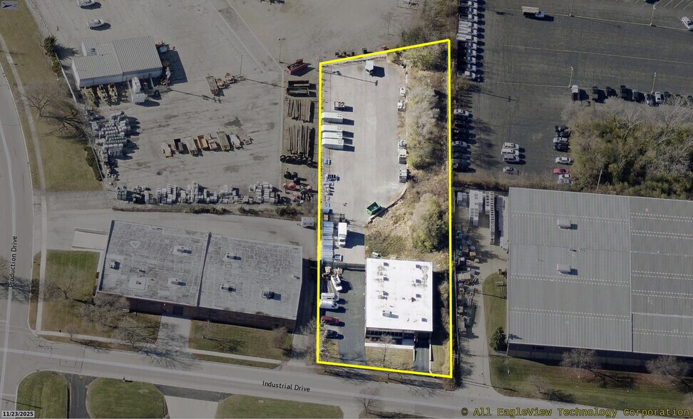315 Industrial Dr, St Charles, IL à louer - Photo du bâtiment - Image 2 de 16