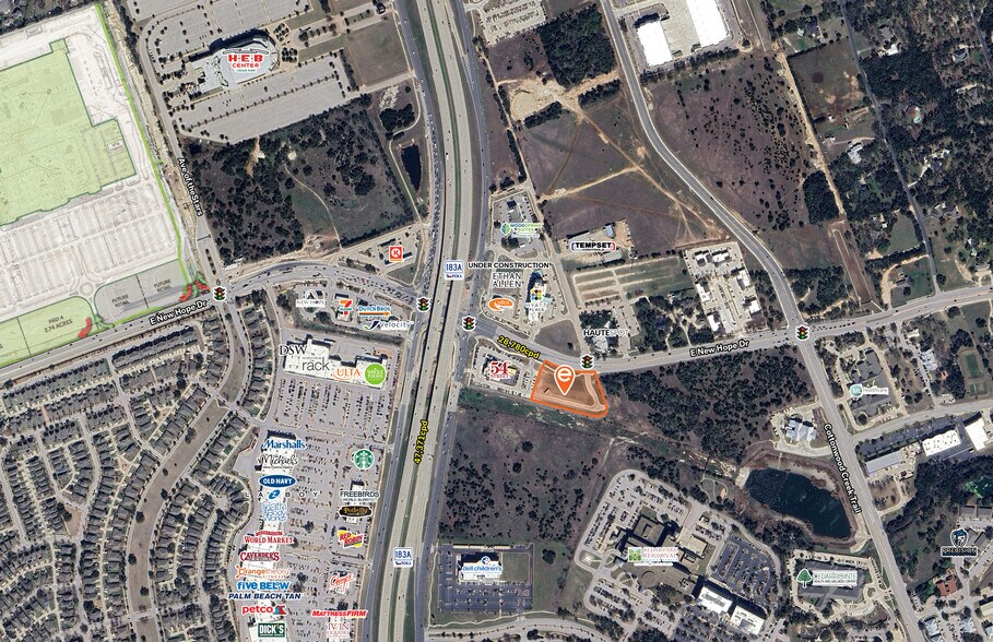 1330 E New Hope Dr, Cedar Park, TX à louer - Photo du bâtiment - Image 2 de 3