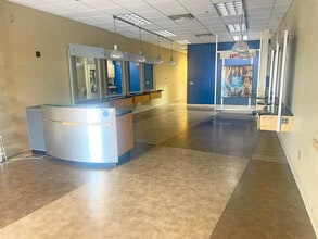 2321 Sir Barton Way, Lexington, KY for lease Interior Photo- Image 2 of 4