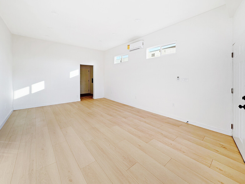 10020 S Western Ave, Los Angeles, CA for lease - Interior Photo - Image 3 of 11