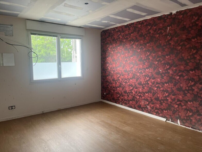 Retail in Mérignac for lease - Interior Photo - Image 1 of 2