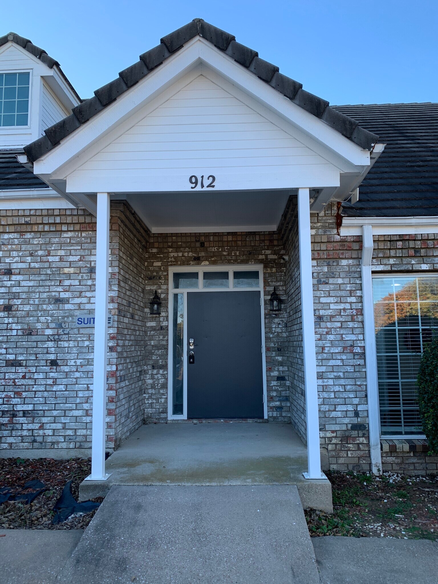 912 W Randol Mill Rd, Arlington, TX for lease Primary Photo- Image 1 of 11