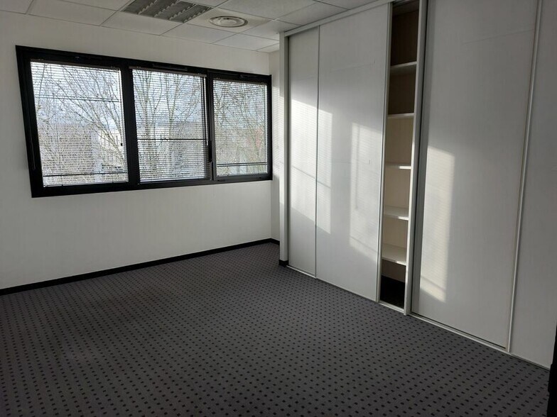 Bureau dans Saint-Grégoire à vendre - Photo intérieure - Image 3 de 10