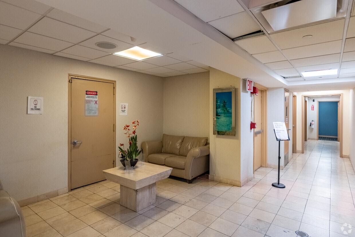 145 E 32nd St, New York, NY for lease Interior Photo- Image 1 of 3