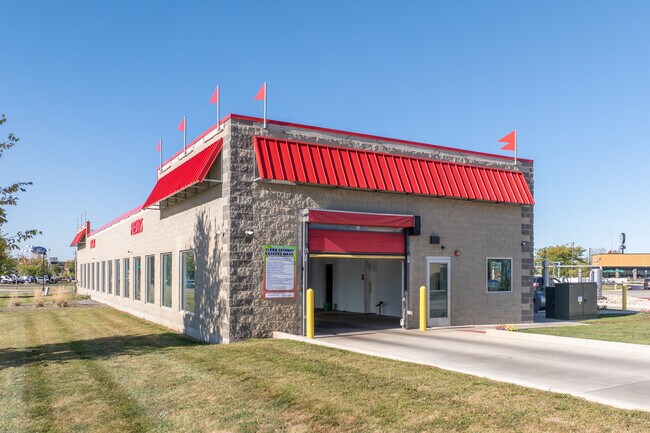 Plus de détails pour 2950 Fairfield Ln, Ottawa, IL - Spécialité à vendre