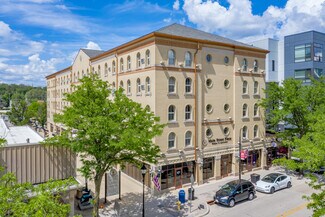 Plus de détails pour 234 W Main St, Waukesha, WI - Commerce de détail à louer