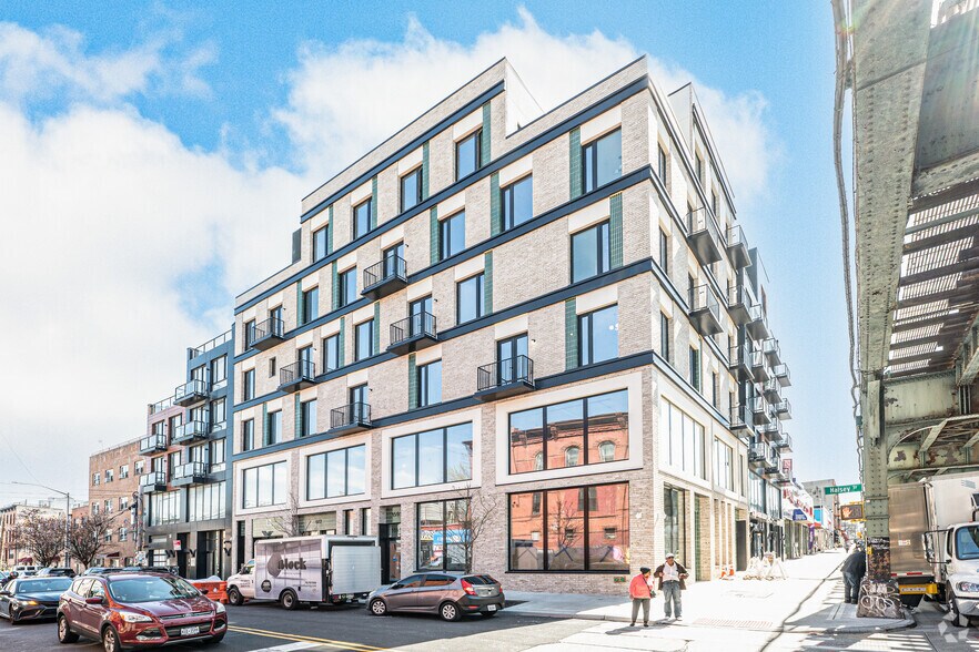 1587 Broadway, Brooklyn, NY à louer - Photo du bâtiment - Image 3 de 10