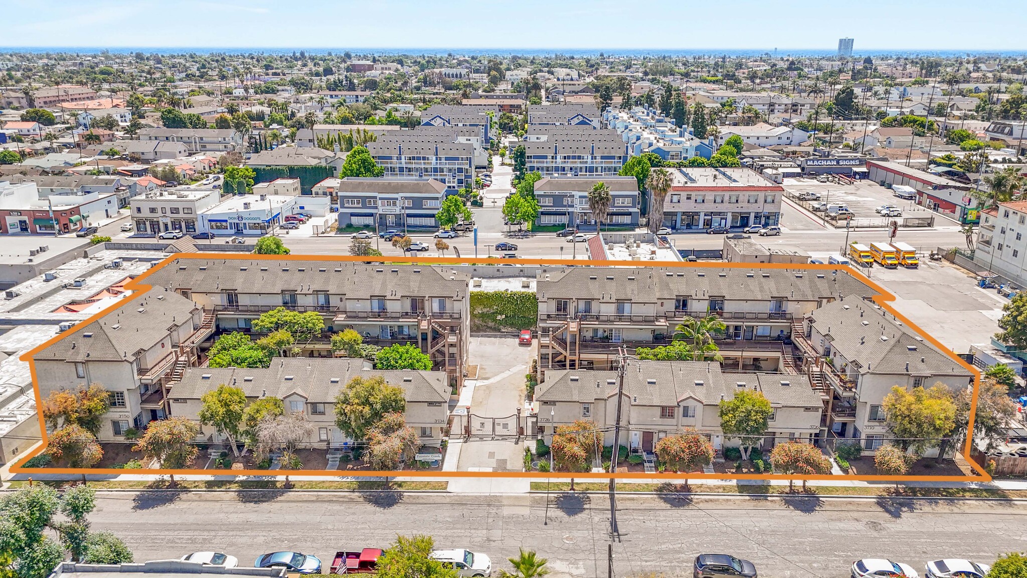 3710-3750 E Fountain St, Long Beach, CA à vendre Photo du bâtiment- Image 1 de 13